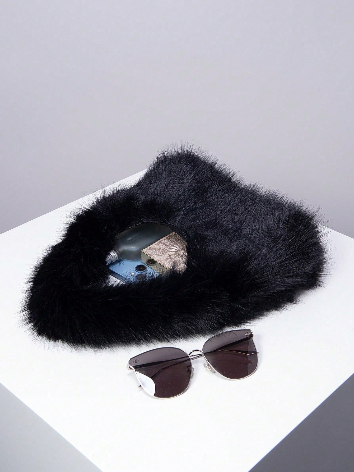 Y2K Style Faux Fur Tote Bags F - огляд і ціна Leather Work Japan